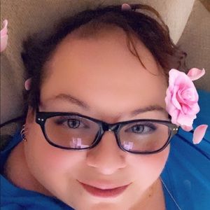 Meet your Posher, Dominique